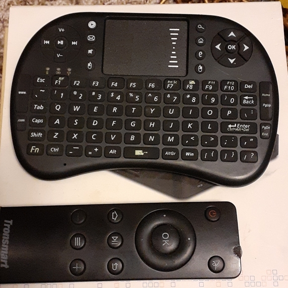 Never used Tronsmart Vega S95 4k mediaplayer 3d,HD, android box. - Picture 2 of 2